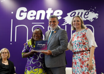 Creuza Oliveira recebe homenagem do Projeto “Gente que Inspira”, do Tribunal Superior do Trabalho (TST)