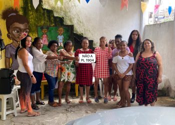 Coletiva de Mulheres Negras Creuza Oliveira faz protesto contra o PL 1904/24