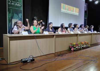 Ocorre em Salvador cerimônia de formatura de curso do Programa Mulheres Mil